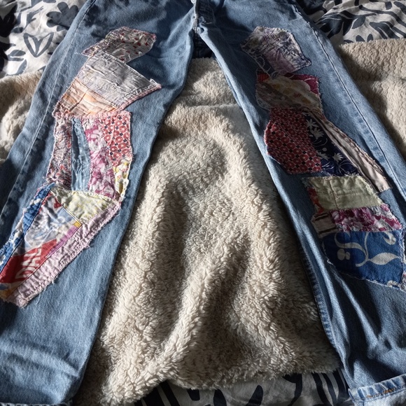 Levi 501 Women's Jeans with Patchwork. Size 36 Waist 32 length - Picture 6 of 6